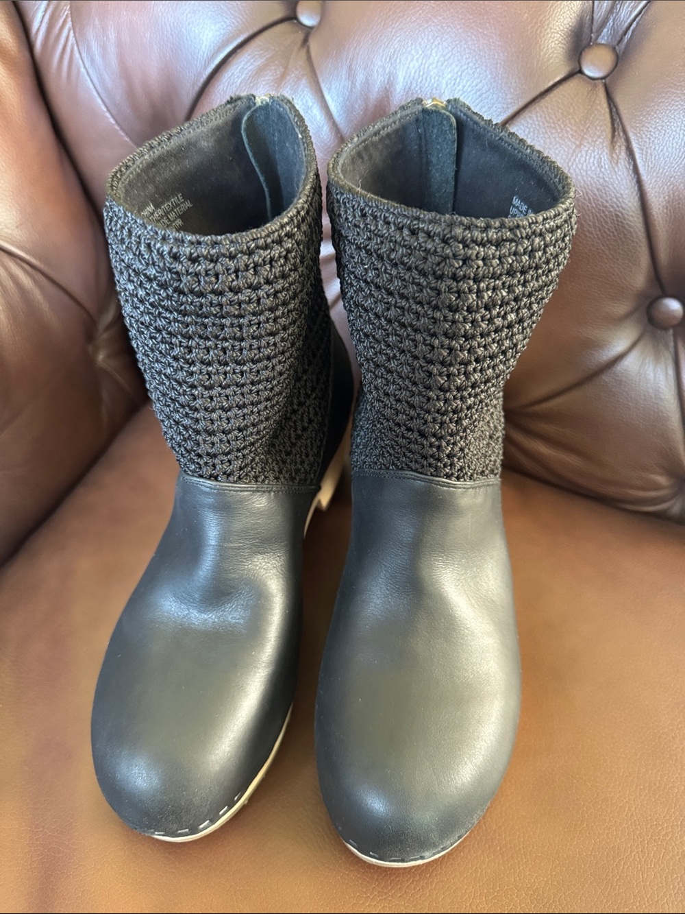 Worn once The Sak Women's Black Leather & Knit Ankle Booties Wood Clog Bottom - Picture 2 of 11